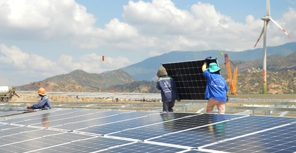 “Giải khát” nguồn nhân lực ngành năng lượng tái tạo tại Việt Nam